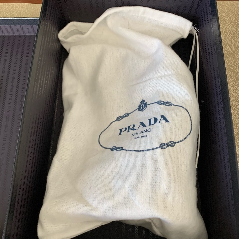 Prada shoes - Picture 6 of 8